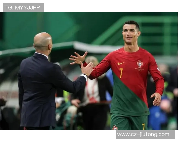 足球明星小人大头的传奇成长之路与场上风采的完美结合