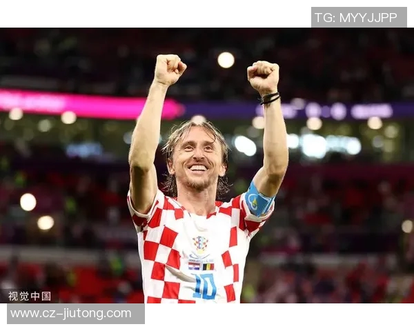 足球明星与放羊的男孩的温馨瞬间展现梦想与友情的美好画面